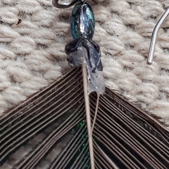 Vintage Peacock feather beaded dangle earrings 2 1/4" long, 2" wide. - Picture 9 of 9